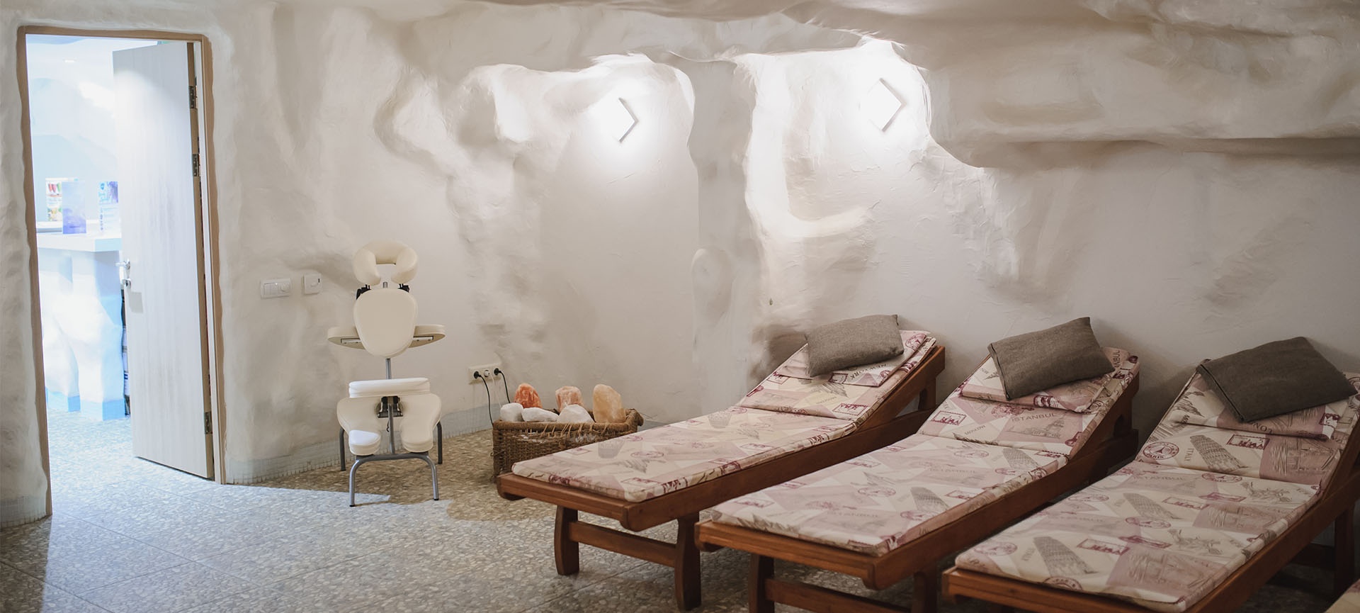 A session in a Himalayan salt cave can help you feel better