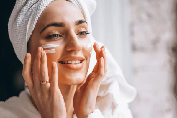 What most people notice before seeking advanced skin care support
